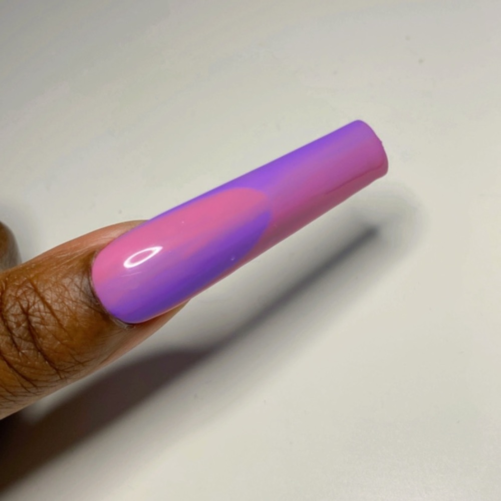 Custom made press on nails